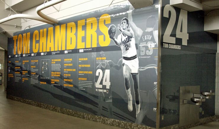 La place de Tom Chambers dans le Ring of Honor des Phœnix Suns