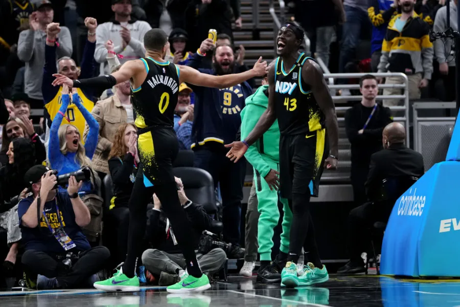 sur Le Roster. | Le premier bilan du duo Tyrese Haliburton & Pascal Siakam chez les Pacers Tyrese Haliburton et Pascal Siakam, un duo qui s'amuse bien. Crédit : Dylan Buell - Getty Images