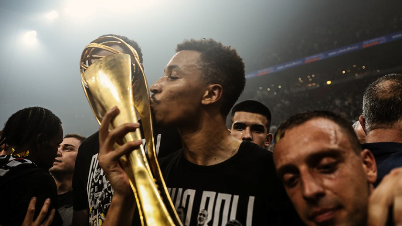 Dante Exum après la victoire du Partizan Belgrade en finale de la ligue KLS. Crédit : Emilija Jovanovic