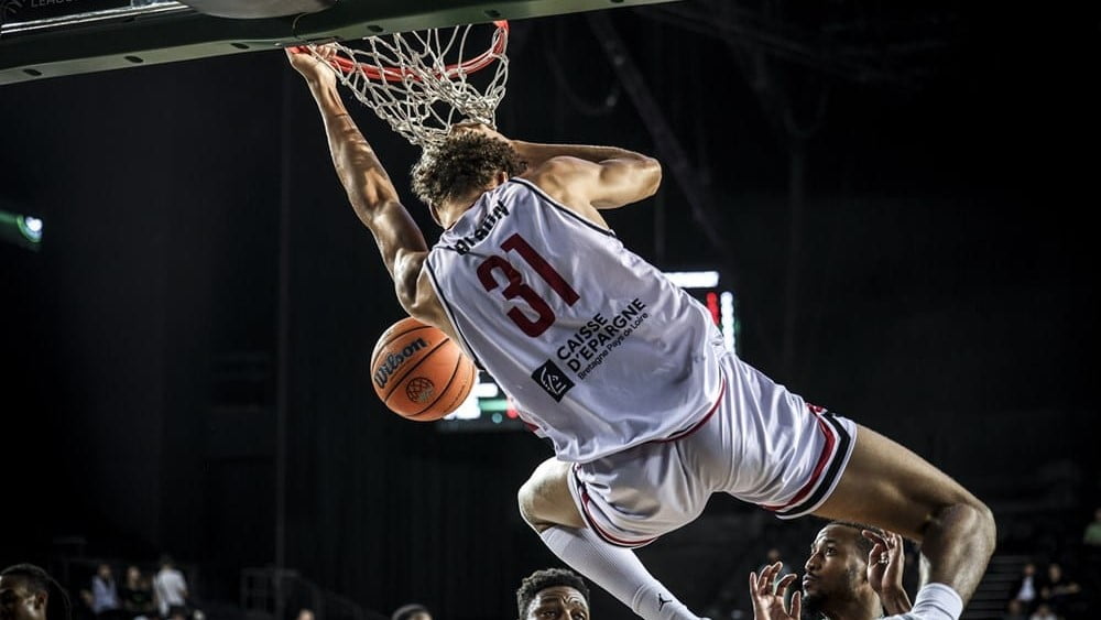 sur Le Roster. | 17 Français se présentent à la Draft 2024, qui sont-ils ? Tidjane Salaun est l'un des Français qui pourraient être drafté dans le top 10.