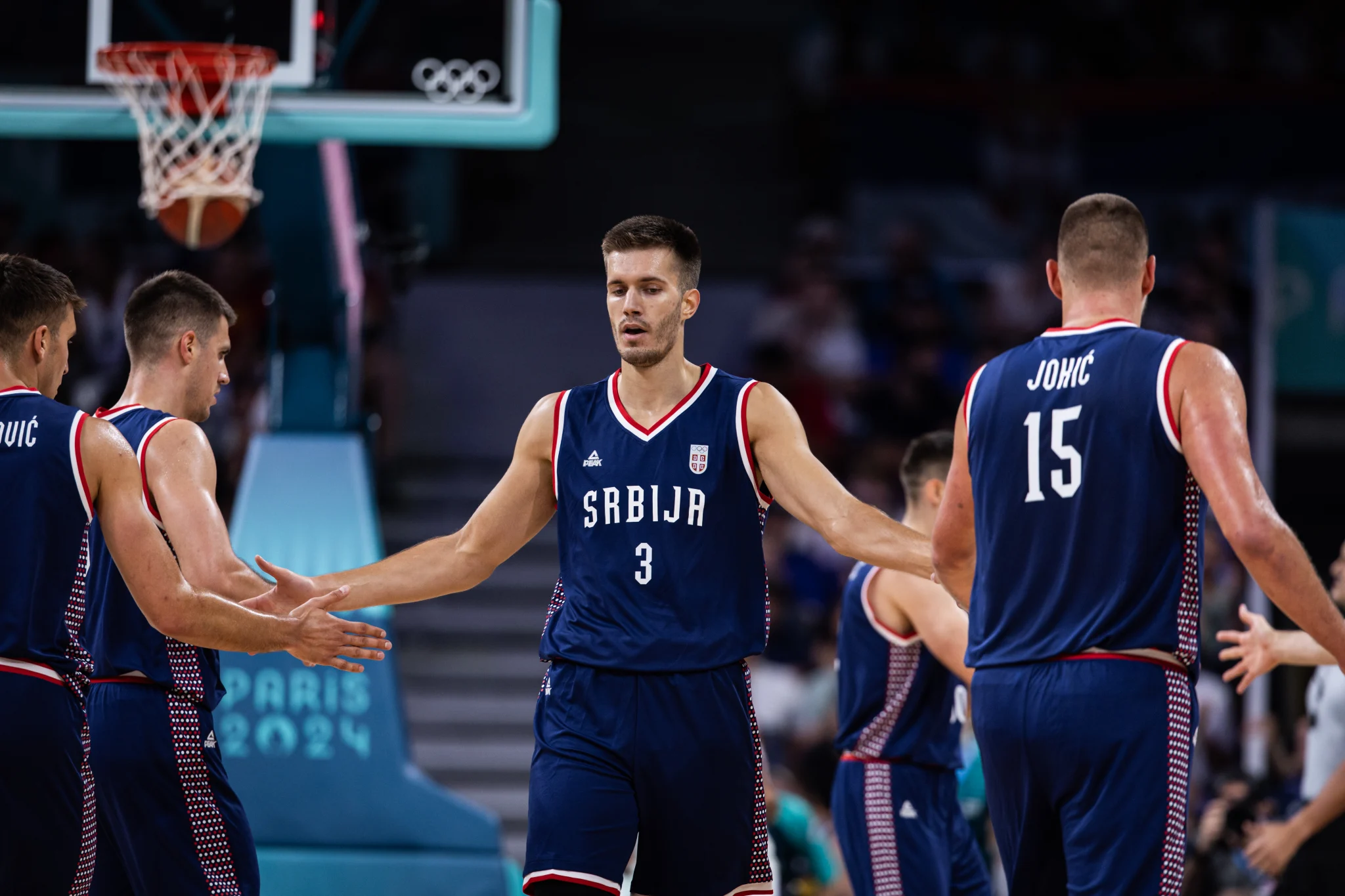 sur Le Roster. | 4eme journée JO 2024 : La Serbie se montre monstrueuse et les USA assurent Petrusev Jokic