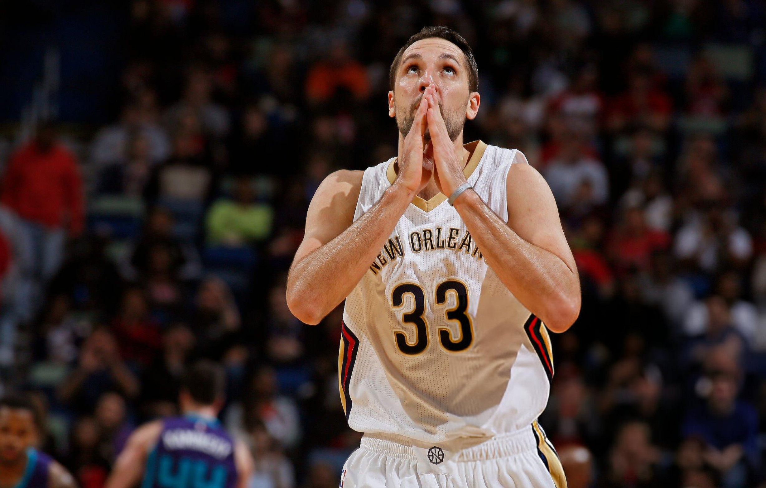 Ryan Anderson remercie le ciel après un tir réussi.