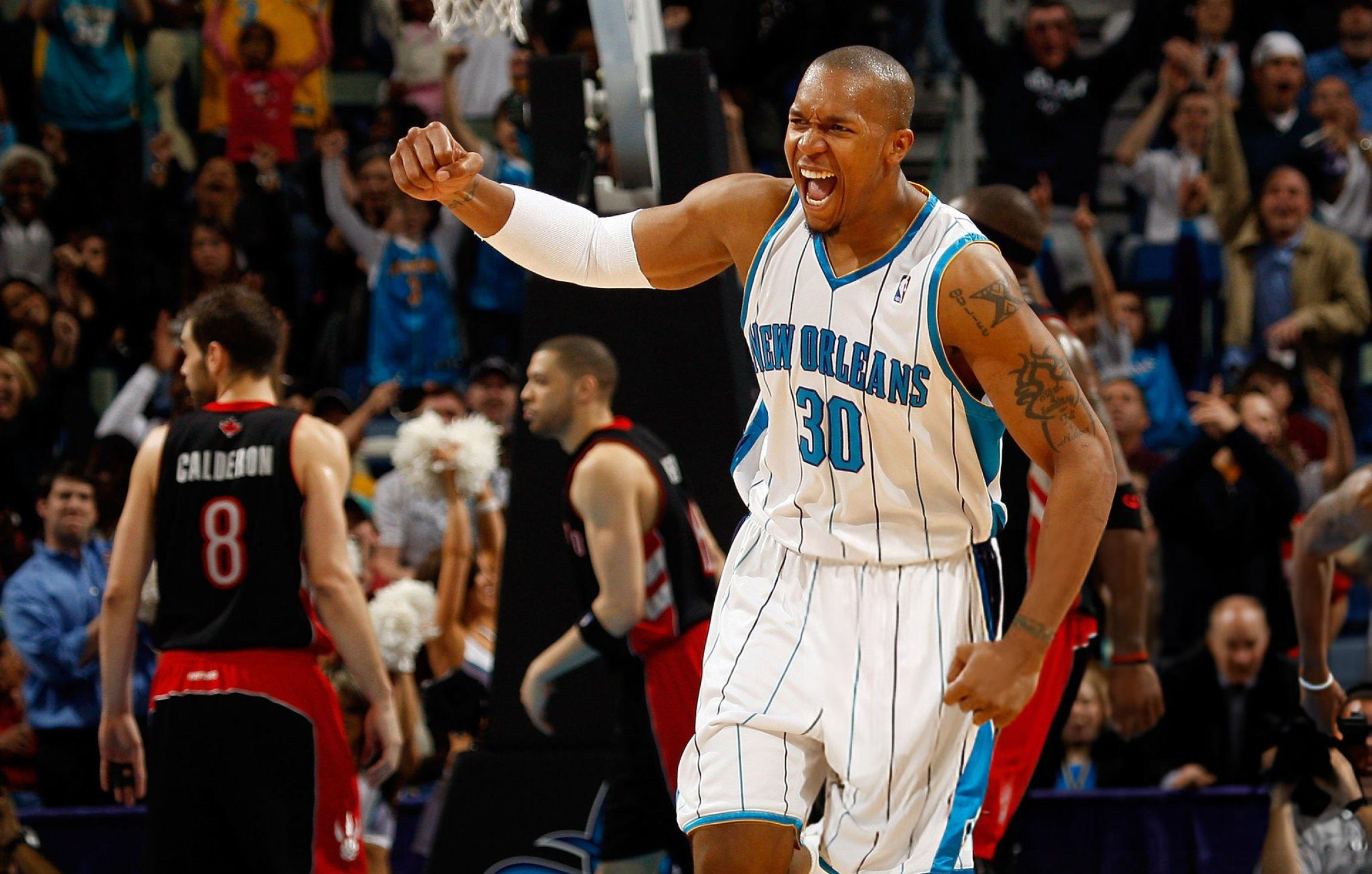 David West serre le poing après un panier marqué