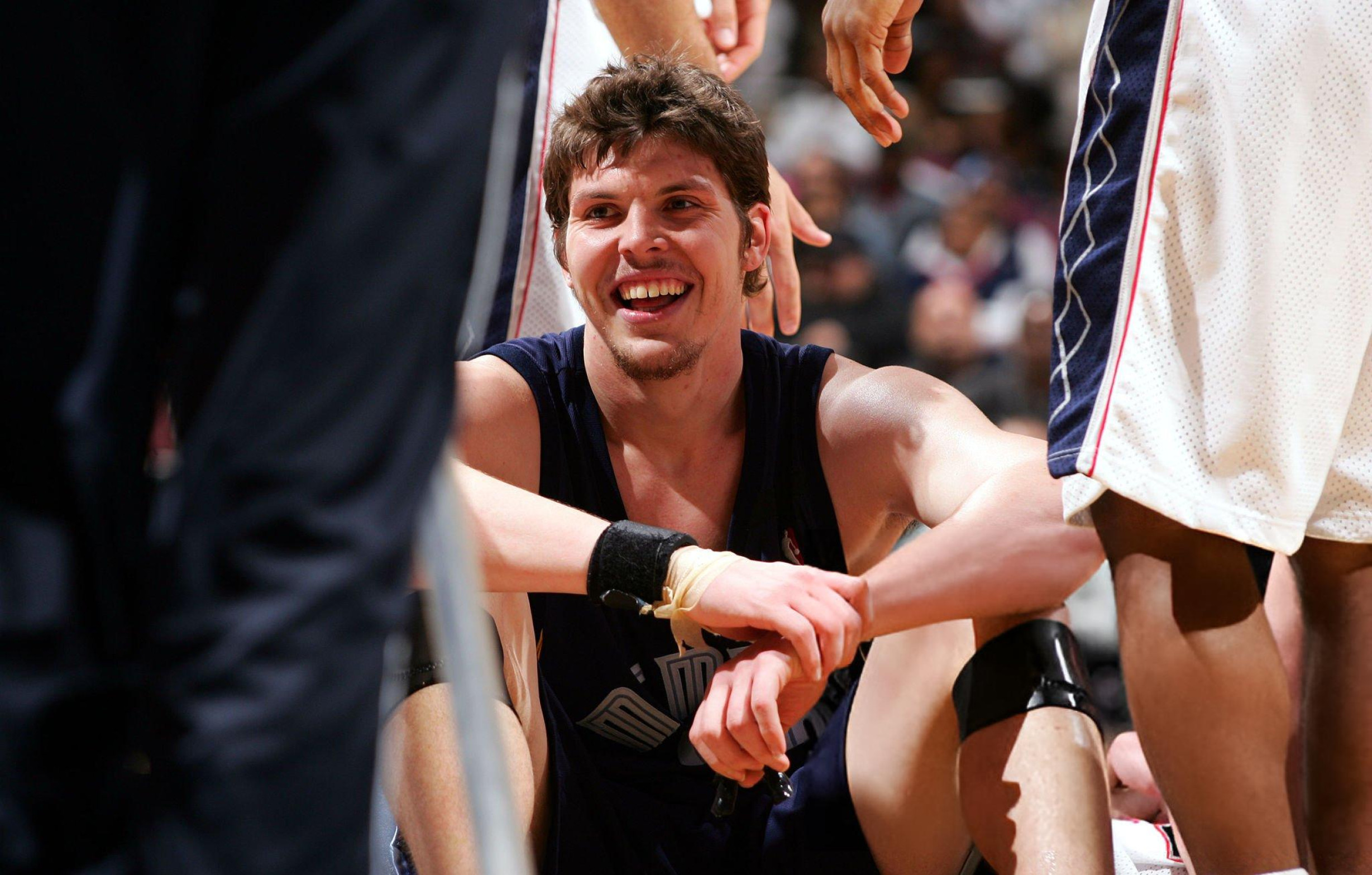 Mike Miller sourire aux lèvres avec ses coéquipiers des Grizzlies.