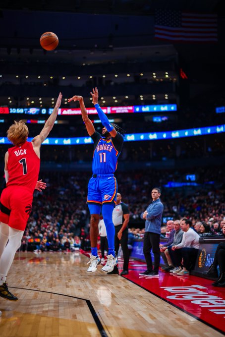 Isaiah Joe peine encore à trouver son adresse au tir, lui qui bénéficiait l'an dernier d'un statut de shooteur fiable. Crédit : OKC sur X.