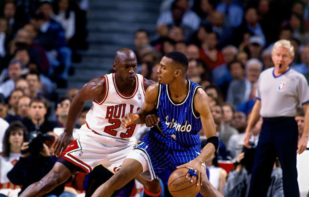 Penny Hardaway face à Michael Jordan lors d'un affrontement entre le Magic et les Bulls