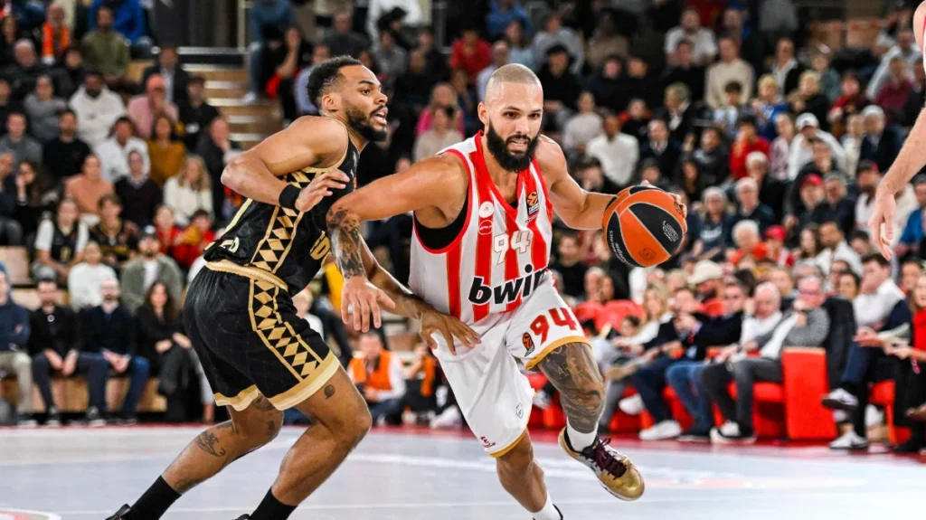 Evan Fournier et Elie Okobo