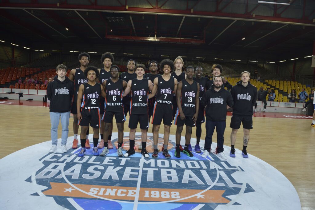 L'effectif du Paris Basket présent au CMB. Crédit : Cholet Mondial Basketball