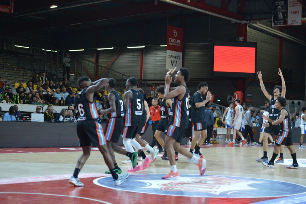 Le Paris Basketball remporte le Cholet Mondial Basket pour sa première. Crédit : Cholet Mondial Basketball