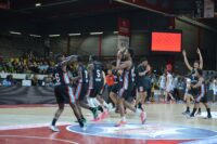 Le Paris Basketball remporte le Cholet Mondial Basket pour sa première. Crédit : Cholet Mondial Basketball