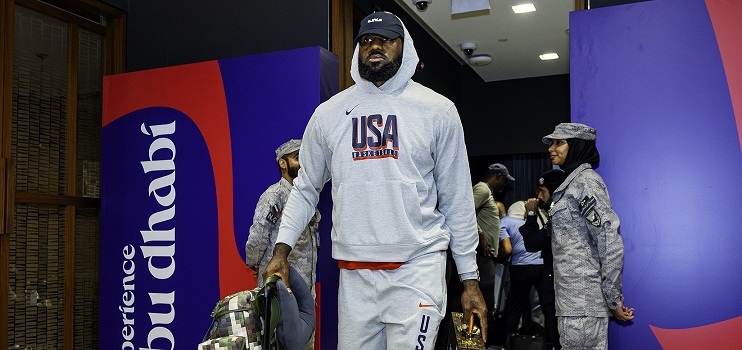LeBron James et la Team USA ont été reçus à Abu Dhabi durant leur préparation aux Jeux Olympiques de Paris 2024. Crédit : Team USA.