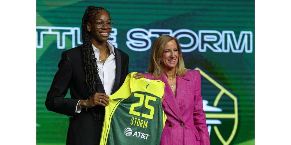 Dominique Malonga va retrouver Gabby Williams, mais aussi des joueuses all-stars à son poste, au Seattle Storm. Crédit : Catalina Fragoso, AFP