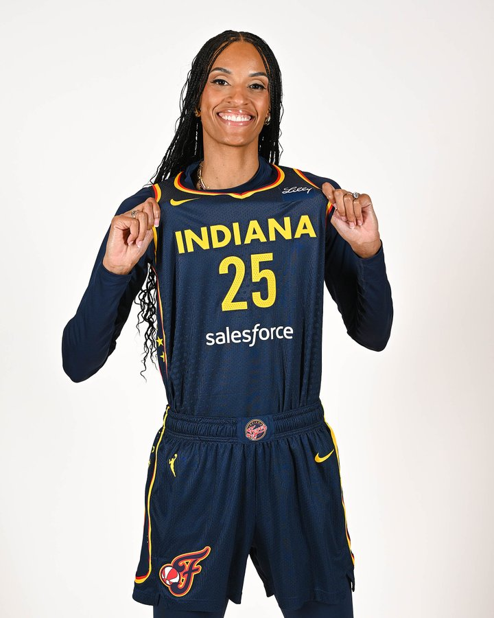 DeWanna Bonner rejoint Caitlin Clark à Indiana. Crédit : Indiana Fever