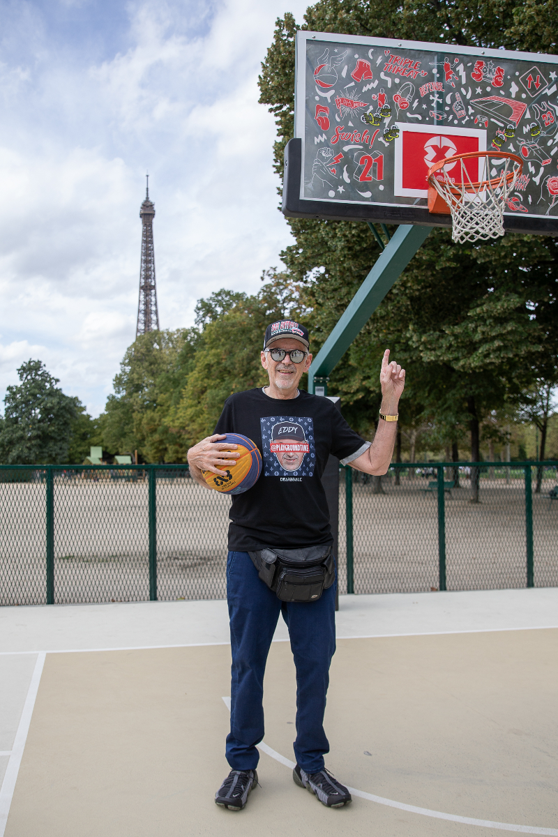 George Eddy sur le playground du Champs de Mars. Crédit : Baptiste Dereclenne