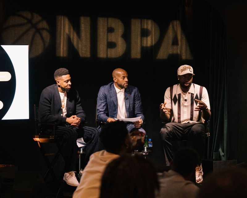Le directeur exécutif de la NBPA, Andre Iguodala et le comité exécutif de la NBPA lors d’une réunion du syndicat avec d’autres joueurs - crédit : NBPA