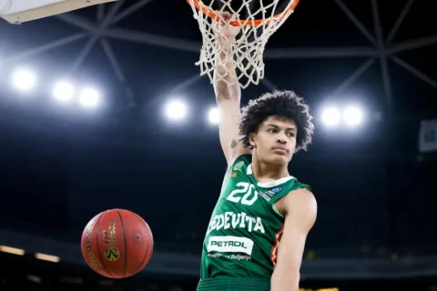 Joan Beringer, avec son équipe du KK Cedevita Olimpija. Source : EuroCup