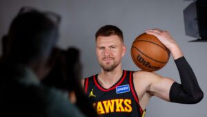 Kristaps Porzingis. Crédit : Miguel Martinez/AJC