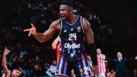 sur Le Roster. | Ce que cette fin d'année 2025 révèle vraiment du Paris Basketball Dans une ambiance incandescente à l'Accor Arena, le Paris Basketball domine l’Étoile Rouge de Belgrade (102-92).