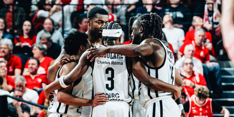 Equipe de Bourg en Bresse en train de se motiver