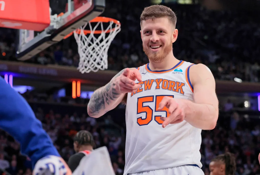sur Le Roster. | Isaiah Hartenstein, de l’ombre à la lumière Après des années de galères, c'est finalement à New York que la carrière d'Isaiah Hartenstein décolle. Crédit : Charles Wenzelberg via New York Post