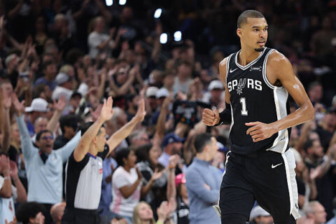 Les Spurs en démonstration à domicile.
