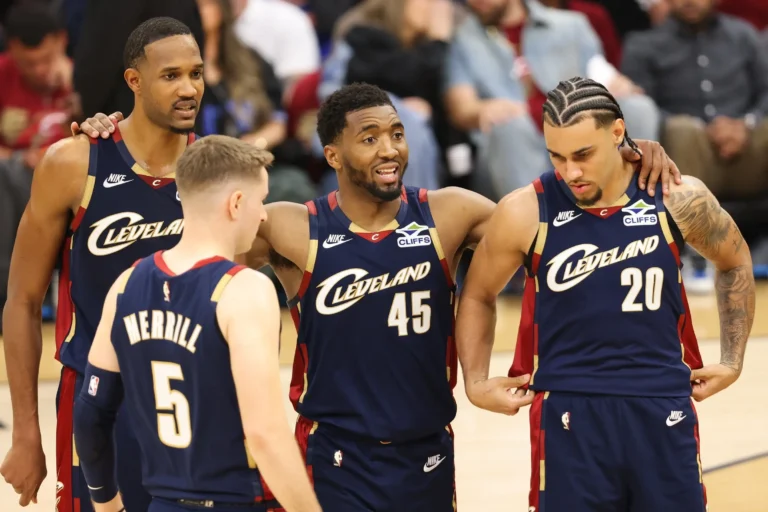 Cleveland Cavaliers. Crédit : Scott Galvin