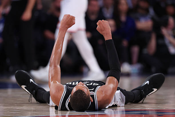 sur Le Roster. | Les Spurs s'imposent et prolongent ces Finales Les Spurs ne sont pas encore morts.