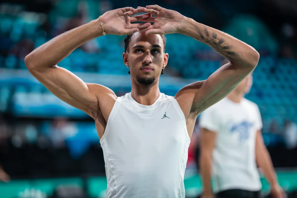 sur Le Roster. | Zaccharie Risacher peut-il se relancer à Dallas?