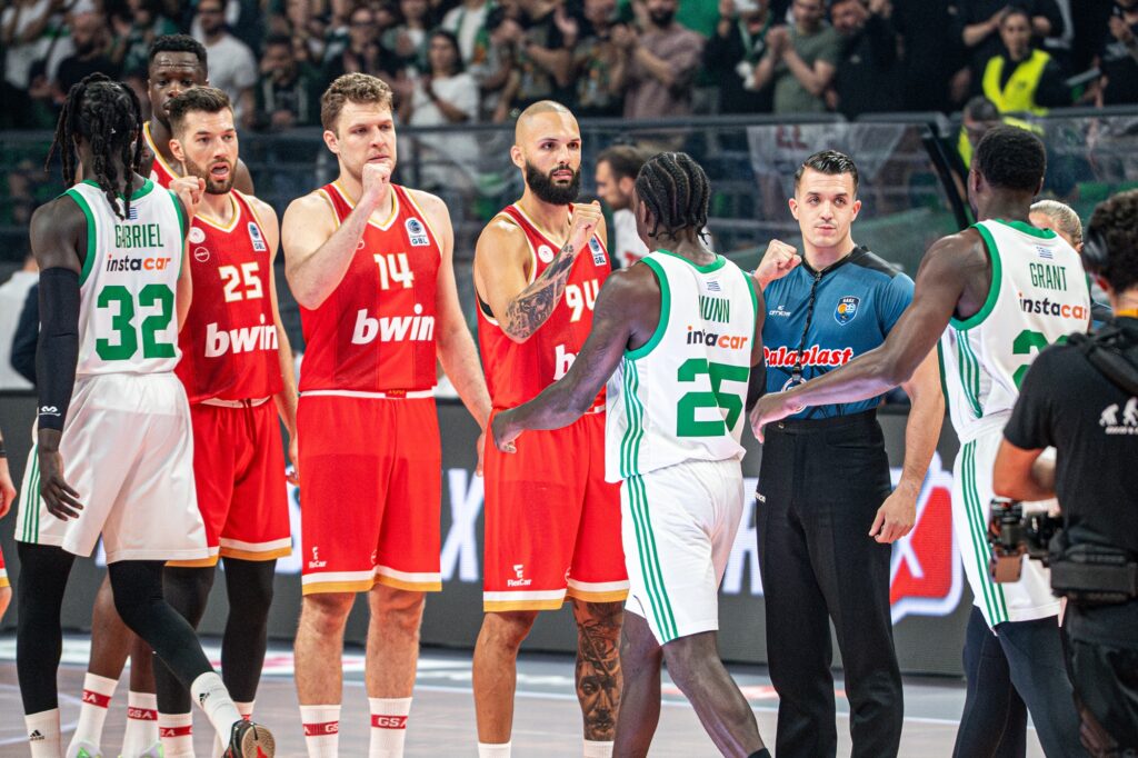 Olympiakos et Panathinaïkos. Crédit : Florent Bruere